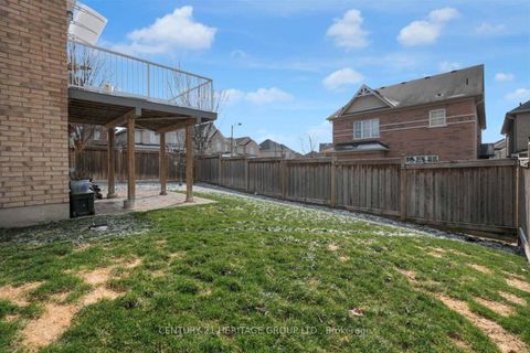 Photo 4 at 13 Herefordshire Crescent NE, Woodland Hill, Newmarket