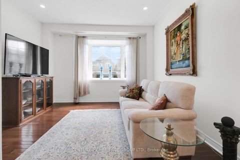 Photo 10 at 13 Herefordshire Crescent NE, Woodland Hill, Newmarket