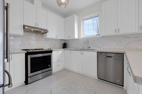 Photo 21 at 13 Herefordshire Crescent NE, Woodland Hill, Newmarket