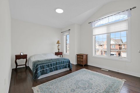 Photo 25 at 13 Herefordshire Crescent NE, Woodland Hill, Newmarket