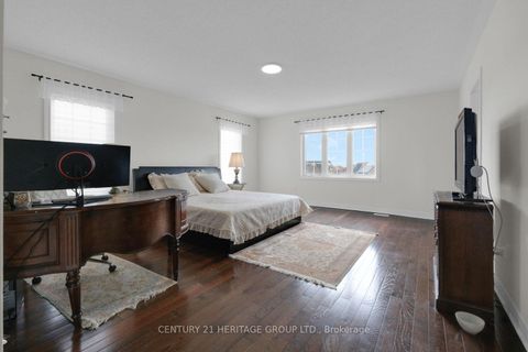 Photo 30 at 13 Herefordshire Crescent NE, Woodland Hill, Newmarket