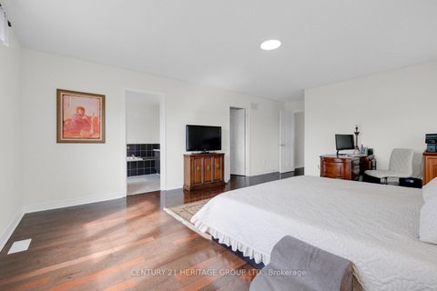 Photo 32 at 13 Herefordshire Crescent NE, Woodland Hill, Newmarket