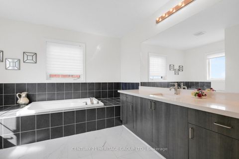 Photo 34 at 13 Herefordshire Crescent NE, Woodland Hill, Newmarket