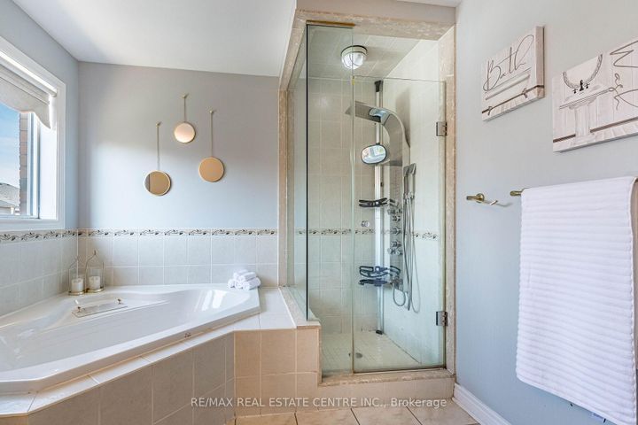 Photo 30 at 3285 Topeka Drive, Churchill Meadows, Mississauga