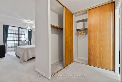 Photo 10 at 609 - 45 Carlton Street, Yonge Corridor, Toronto