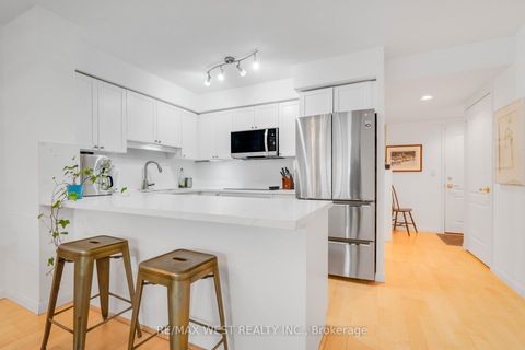 Photo 1 at 202 - 18 Stafford Street, Niagara, Toronto
