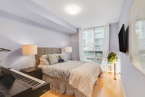 Photo 4 at 202 - 18 Stafford Street, Niagara, Toronto