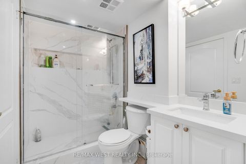 Photo 5 at 202 - 18 Stafford Street, Niagara, Toronto