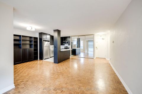 Photo 12 at 1715 - 40 Homewood Avenue, South St. James Town, Toronto