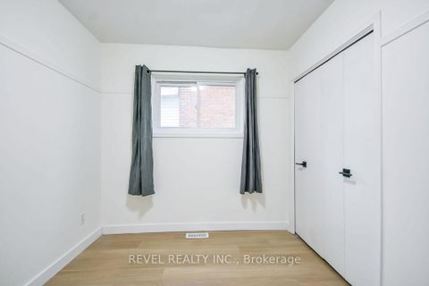 Photo 10 at 44 Parkside Drive, Queen's Park, Barrie