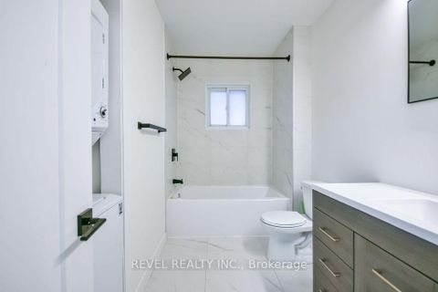 Photo 14 at 44 Parkside Drive, Queen's Park, Barrie