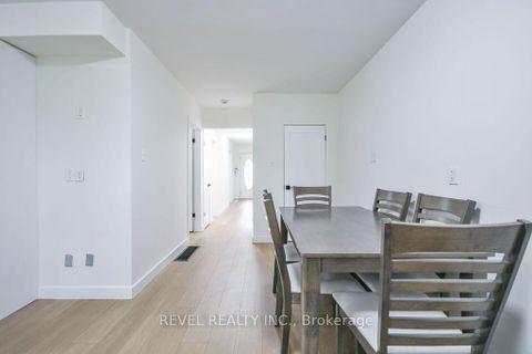 Photo 15 at 44 Parkside Drive, Queen's Park, Barrie