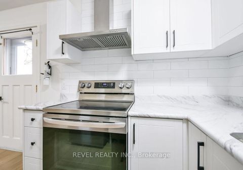 Photo 17 at 44 Parkside Drive, Queen's Park, Barrie