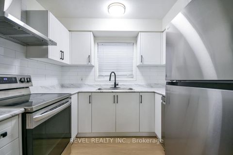 Photo 19 at 44 Parkside Drive, Queen's Park, Barrie