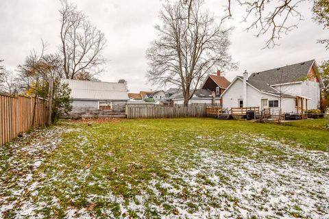 Photo 22 at 44 Parkside Drive, Queen's Park, Barrie