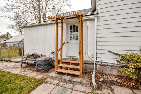 Photo 25 at 44 Parkside Drive, Queen's Park, Barrie