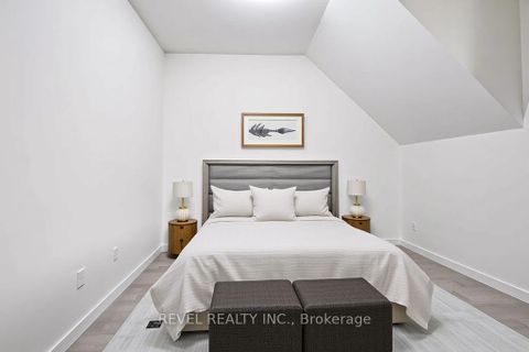 Photo 34 at 44 Parkside Drive, Queen's Park, Barrie
