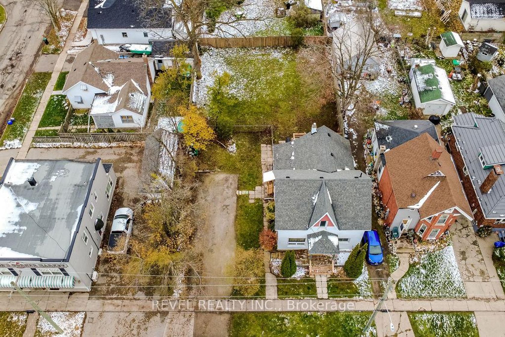 44 Parkside Drive, Queen