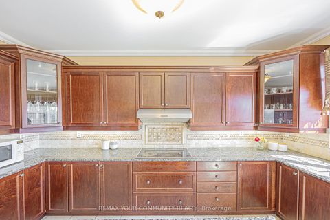 Photo 9 at 193 Maurier Boulevard, Patterson, Vaughan