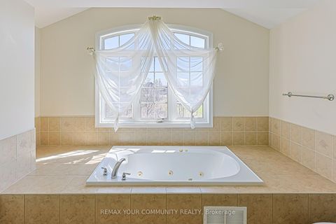 Photo 19 at 193 Maurier Boulevard, Patterson, Vaughan