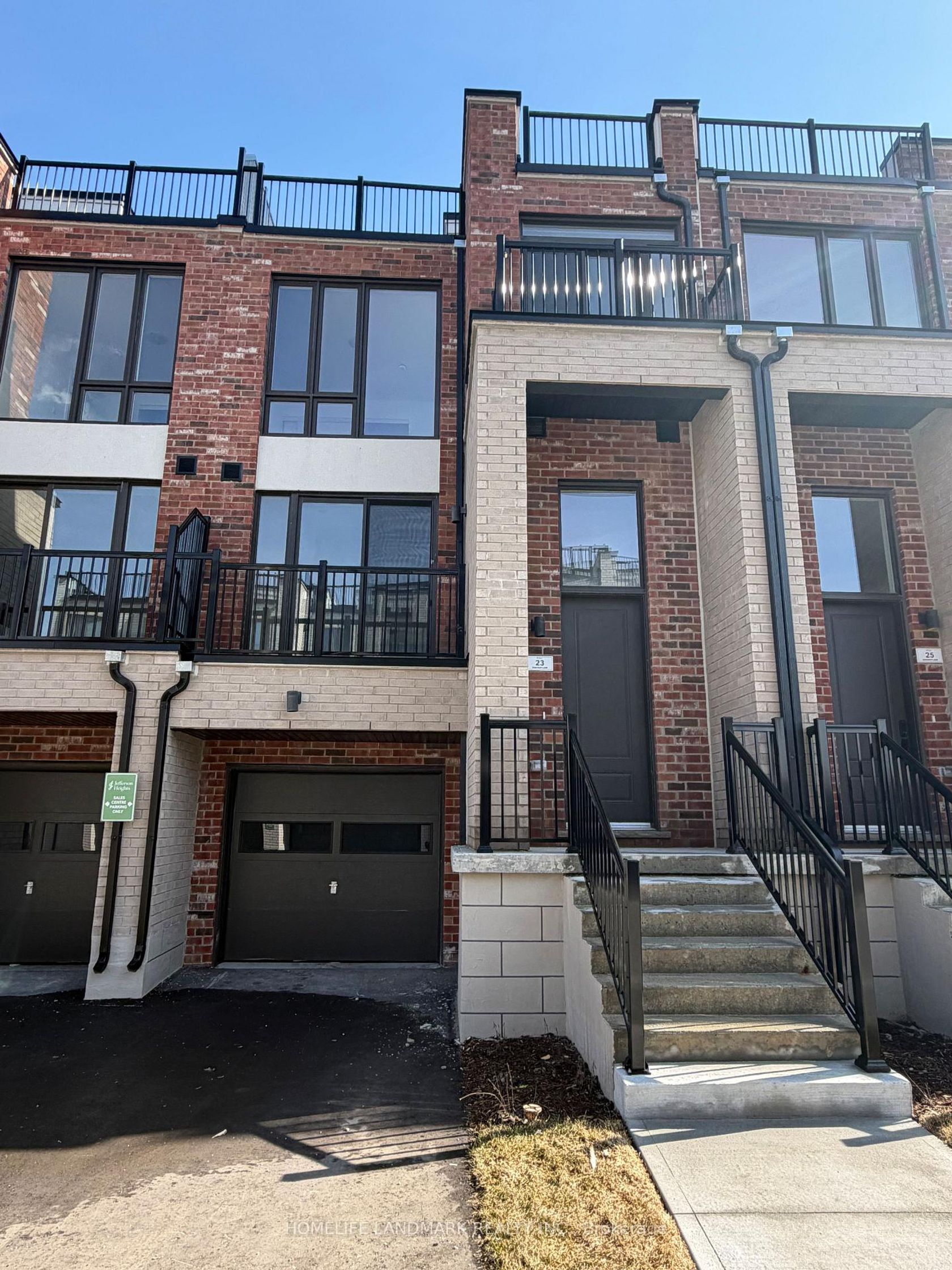 23 Bancroft Lane, Jefferson, Richmond Hill photo number 2