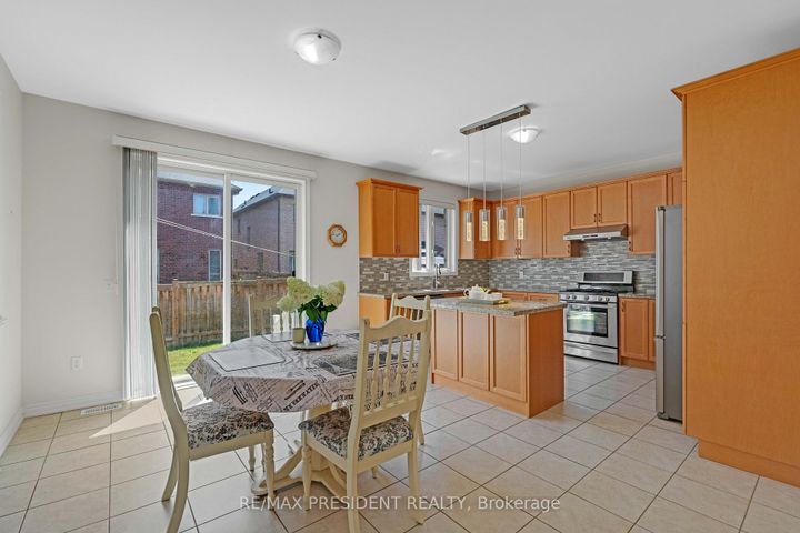 Photo 8 at 7 Wellpark Way, Bram East, Brampton