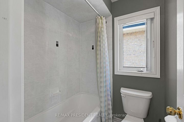 Photo 23 at 7 Wellpark Way, Bram East, Brampton