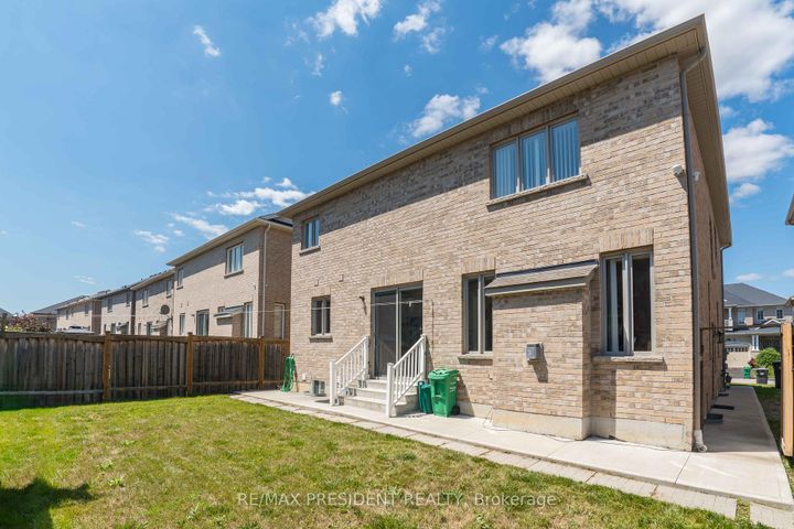 Photo 32 at 7 Wellpark Way, Bram East, Brampton