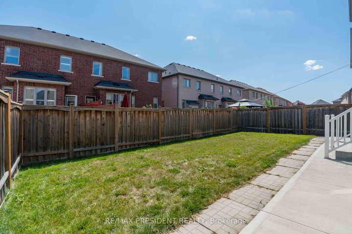 Photo 33 at 7 Wellpark Way, Bram East, Brampton