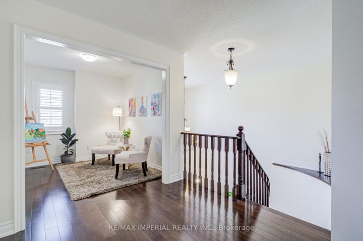 Photo 18 at 28 Mancini Crescent, Jefferson, Richmond Hill