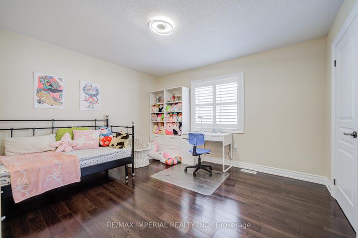 Photo 21 at 28 Mancini Crescent, Jefferson, Richmond Hill