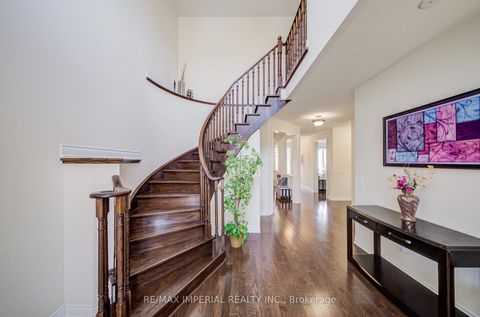 Photo 1 at 28 Mancini Crescent, Jefferson, Richmond Hill