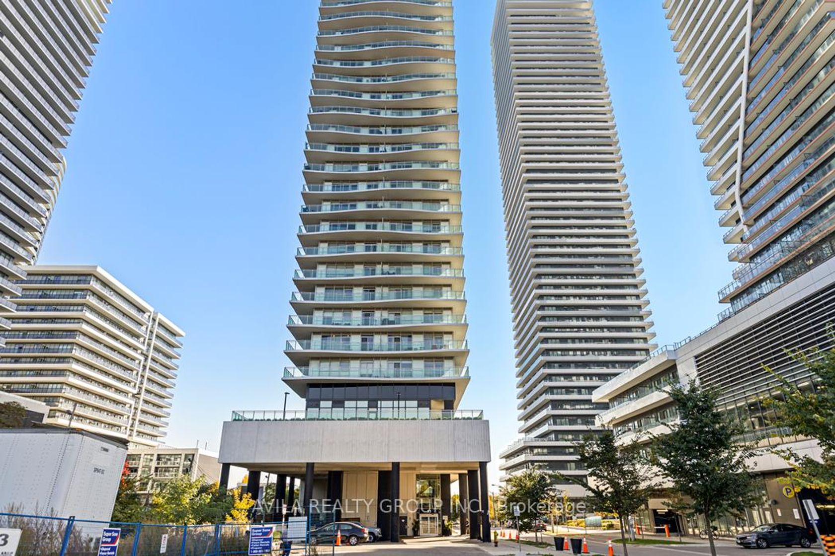 1707 - 33 Shore Breeze Drive S, Mimico, Toronto photo number 2
