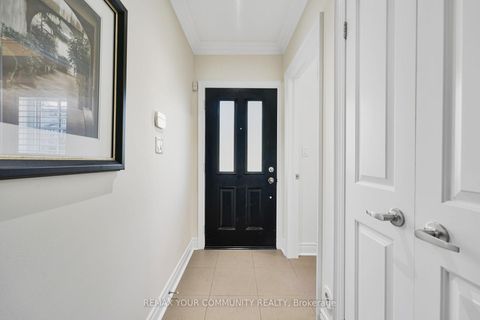 Photo 5 at 16 Agar Lane, West Woodbridge, Vaughan