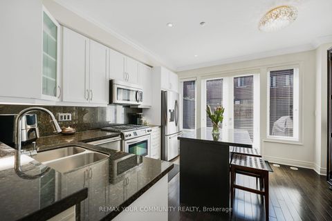 Photo 16 at 16 Agar Lane, West Woodbridge, Vaughan