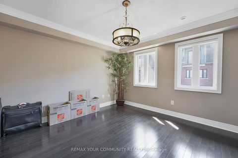 Photo 26 at 16 Agar Lane, West Woodbridge, Vaughan