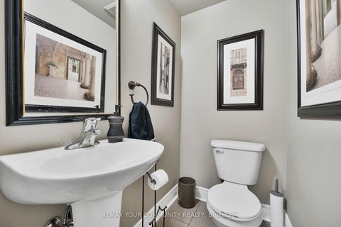 Photo 33 at 16 Agar Lane, West Woodbridge, Vaughan