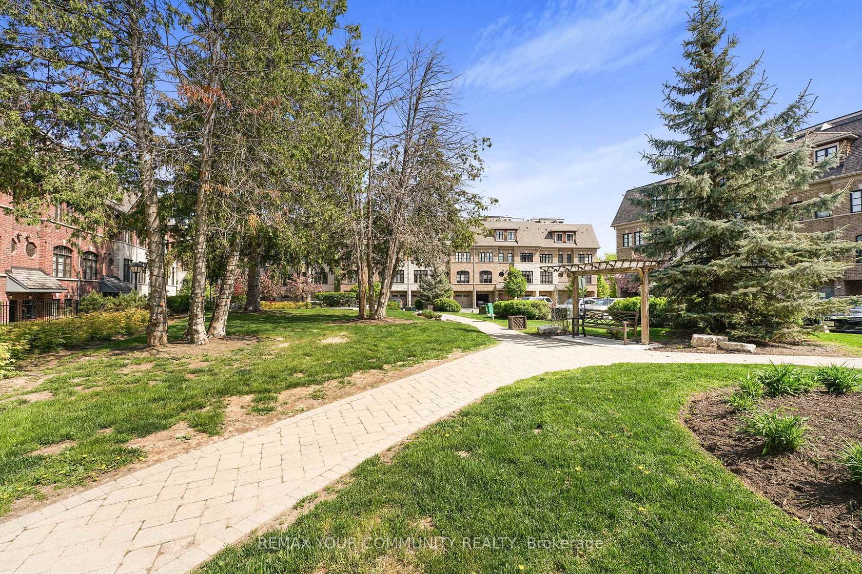 16 Agar Lane, West Woodbridge, Vaughan photo 2