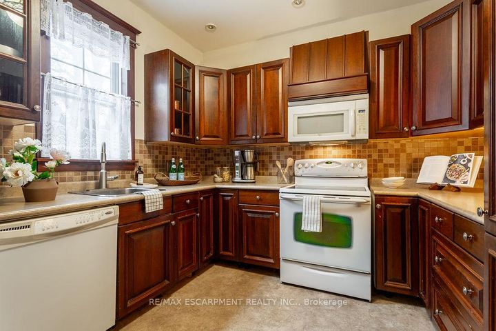 Photo 17 at 270 Beach Boulevard, Hamilton Beach, Hamilton