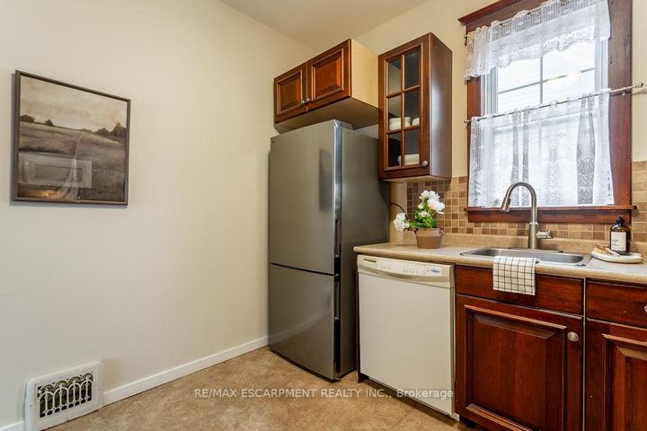 Photo 18 at 270 Beach Boulevard, Hamilton Beach, Hamilton
