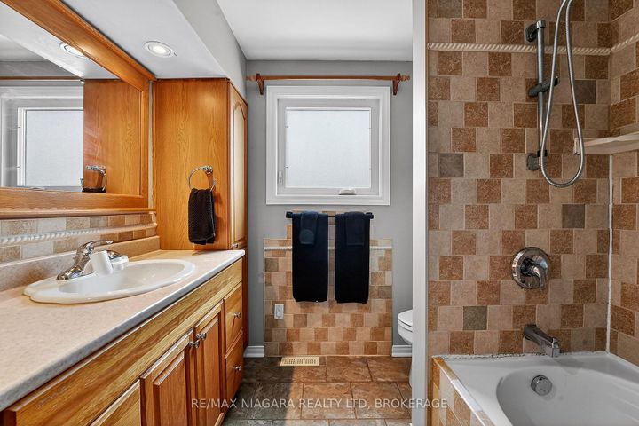 Photo 27 at 75 Berrisfield Crescent, Berrisfield, Hamilton