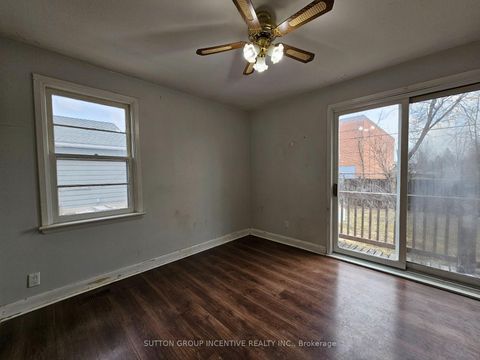 Photo 10 at 15 Newton Street, Wellington, Barrie