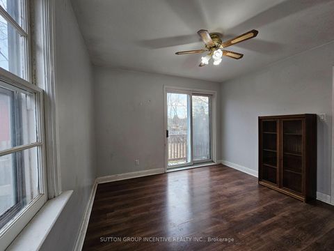 Photo 12 at 15 Newton Street, Wellington, Barrie