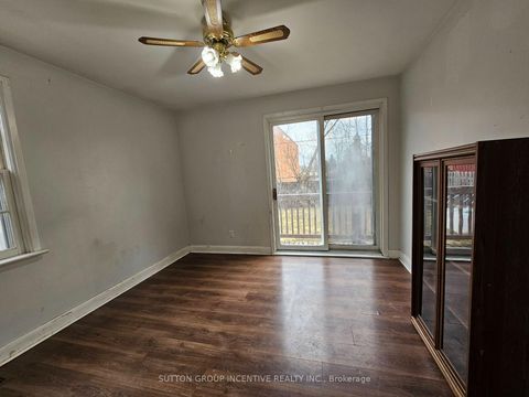 Photo 13 at 15 Newton Street, Wellington, Barrie