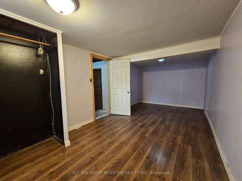 Photo 20 at 15 Newton Street, Wellington, Barrie