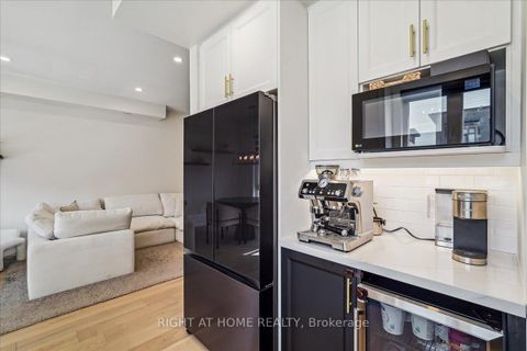 Photo 7 at 14 - 105 Kayla Crescent, Maple, Vaughan