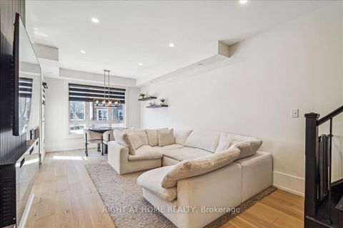 Photo 8 at 14 - 105 Kayla Crescent, Maple, Vaughan