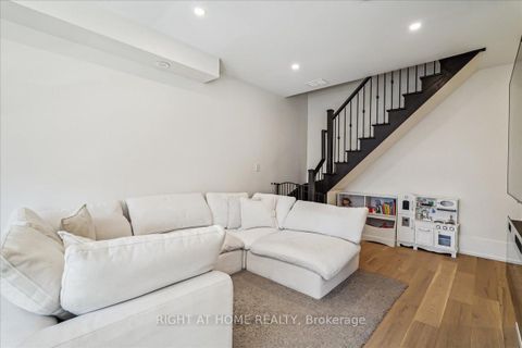 Photo 11 at 14 - 105 Kayla Crescent, Maple, Vaughan