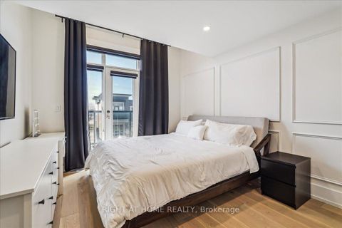 Photo 16 at 14 - 105 Kayla Crescent, Maple, Vaughan