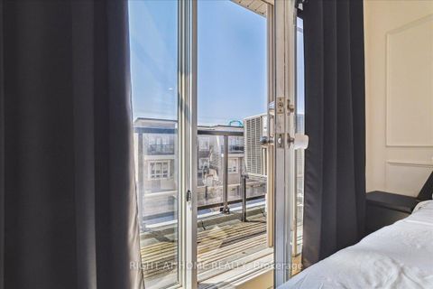 Photo 18 at 14 - 105 Kayla Crescent, Maple, Vaughan